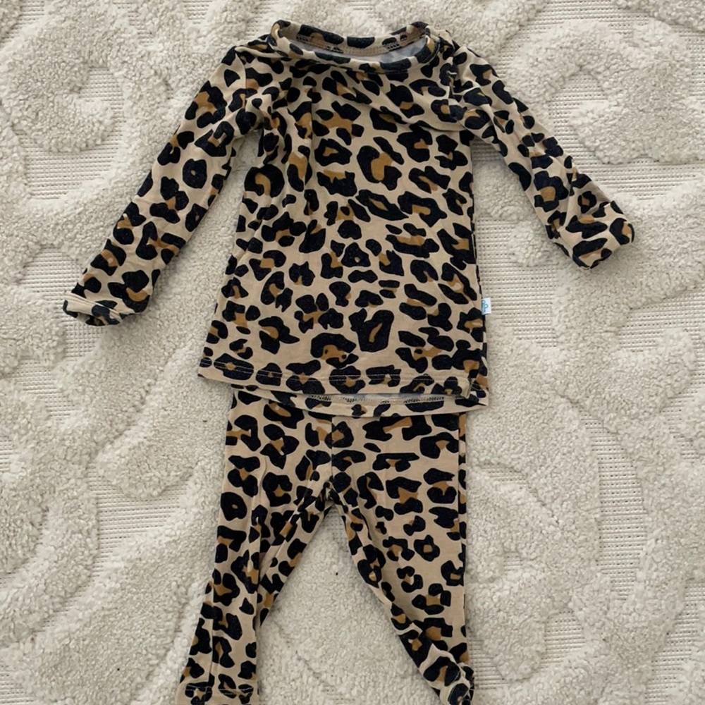 Posh Peanut Leopard Set